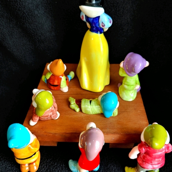 Disney Set Snow White Seven Drawfs Pottery - Picture 2 of 14